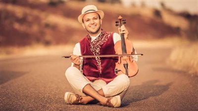 ربيع الحوتي يقدم أولى حفلاته في الجزائر بعد غياب 6 سنوات