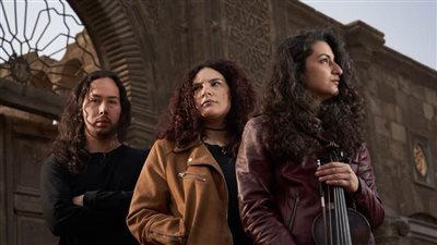 ماسكارا تغزو كولومبيا البريطانية بـ الميتال