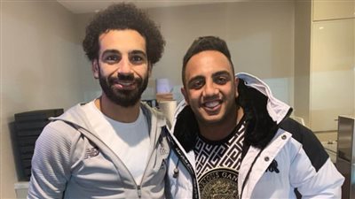 بالفيديو .. أوس أوس : صلاح عزمنى على الـ vip فى الأنفيلد واتصورت مع لوفرين وشامبرلين