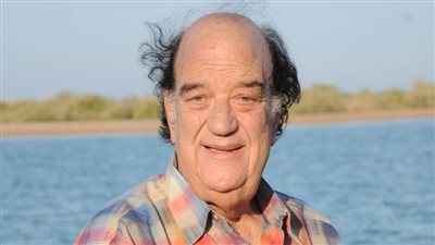 حسن حسني عن غيابه : أعاني من أزمة صحية ولا أتلقى عروض سينمائية 