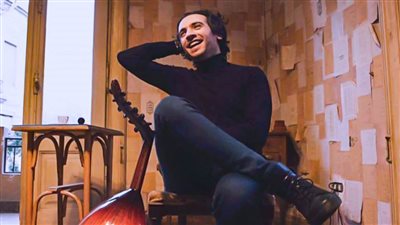 سعد العود يواجه كورونا بحفلة على سطح منزله