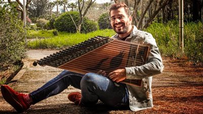 التونسي دالي التريكي : أقدم حفلات يومية على آلة «القانون» لمواجهة العزل