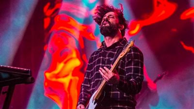 الأردني محمود ردايدة يطلق أغنية «قد ما بنقصك» من سطح منزله