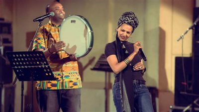 كليب «ع اللي جرالي».. جديد فرقة مزيك مع منة حسين