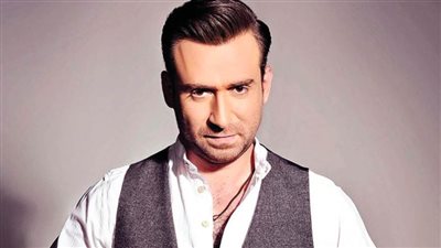 نضال الشافعي : شكراً للجيش الأبيض والطبيب جندي في معركة