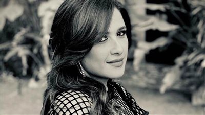 ياسمين عبدالعزيز في هيلتون دريم بسبب «ونحب تاني ليه»