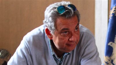 أحمد صقر : السيناريو وأزمات إنتاجية وراء توقف «حديث الصباح والمساء 2»