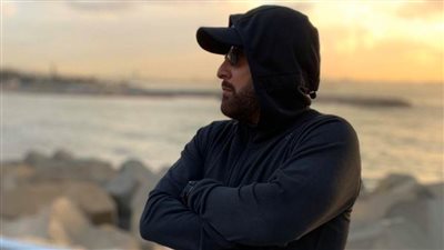 خاص لـ خبر أبيض .. قصيدة «شدة وهتزول» شعر وإلقاء أحمد السقا