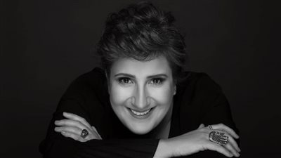 الأردنية مكادي نحاس تحيي أول حفل أونلاين في أوبرا دبي