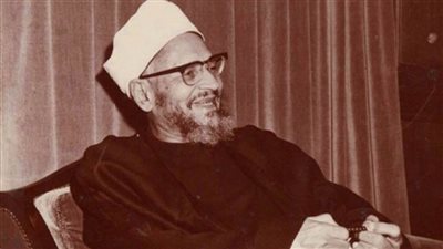 عبدالحليم محمود .. الرجل الذي وقف أمام السادات وأعاد لمنصب شيخ الأزهر هيبته