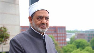 الشيخ الطيب .. أحمد الطيب الذي عبر بـ الأزهر إلى بر الأمان 
