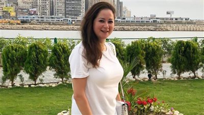 مي نور الشريف : اعتزالي التمثيل شائعة سخيفة وابتعدت لظروف شخصية 