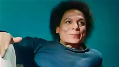 سر الرجل الذي اشترى منه عادل إمام ملابس شخصية «الهلفوت»