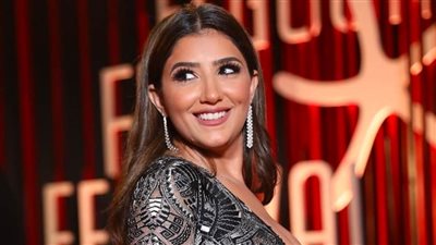 مي عمر تجسد دور مطربة في مسلسلها الجديد «لؤلؤ»