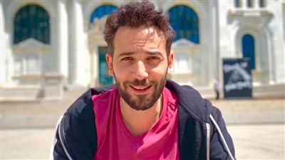 كريم قاسم : أنا في مرحلة الشفاء من كورونا ولم أغادر منزلي منذ شهر