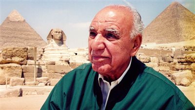 صلاح أبو سيف .. رائد الواقعية الذي قدّم قصته في فيلم «شباب امرأة»