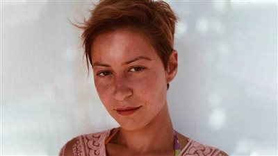 منة شلبي «عفريتة» في «النمس والإنس» مع محمد هنيدي