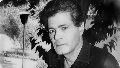 في ذكرى ميلاده .. ابن صلاح قابيل يكشف حقيقة دفن والده حياً وزواجه من وداد حمدي