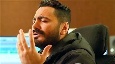 مفاجأة : أغنية تامر حسني الصعيدية «فنكوش» و كاتبها : هناك خلاف بيني وبينه