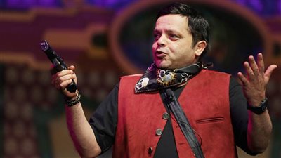 بالفيديو .. سألنا مجدي الهواري : متي يعود هنيدي إلى «كايرو شو» ؟