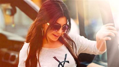 هيفاء وهبي تعود إلى لبنان لاستكمال تصوير «أسود فاتح»