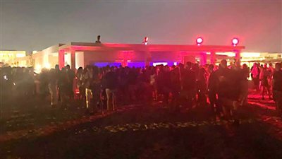 بالفيديو .. كارثة هاسيندا وايت : حفل شبابي علي شرف 500 شخص ولا عزاء لــ كورونـا