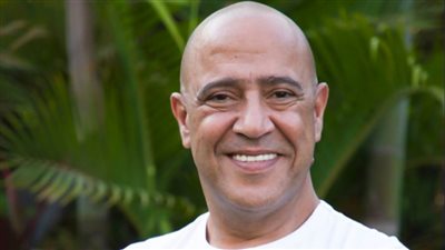 أشرف عبدالباقي يبدأ التحضير للموسم الجديد من «قهوة أشرف»