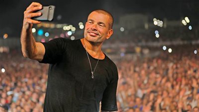 يوم الجمعة .. أول حفل للهضبة عمرو دياب في الساحل الشمالي بعد أزمة كورونا