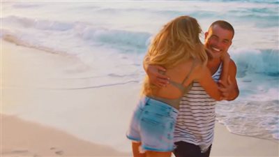 الهضبة ودينا الشربيني .. 10 صور تري فيها التغير الذي حدث في حياة عمرو دياب