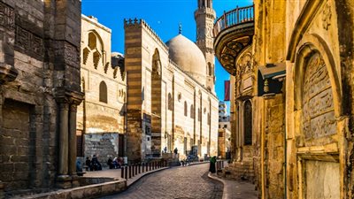 أبرزهم «كيرة والجن» و«أمل حياتي» و«يا بلدنا يا حلوة» .. شارع المعز حاضر في 3 أعمال في 2020