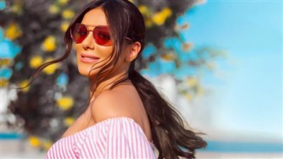 إنجي المقدم تظهر بـ «بفستان أبيض» في قرعة كأس العالم لكرة اليد