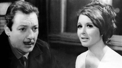 فيلم «غروب وشروق» ..  قصة سحل سعاد حسني في الشارع ووسط الناس بملابس النوم