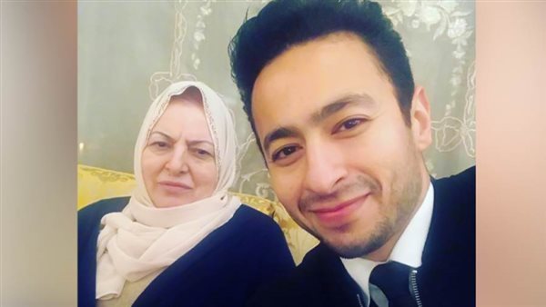 حمادة هلال ووالدته