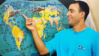 بالكرة والبسكلتة وخرائط الجغرافيا .. ذكريات أحمد السقا أيام المدرسة