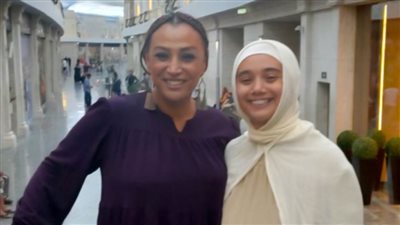 صفاء جلال وابنتها سلمى رداً على منتقدي صورة الحجاب : كل واحد حر وربنا هو اللي بيحاسب