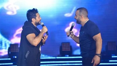 بعد رسالة السقا .. تامر حسني : مستنيك في الحفلة واستعد للدويتو القادم