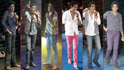 بالصور .. محمد منير في حفلاته جينز وتيشرت مفتوح : المحتوى أهم من اللوك