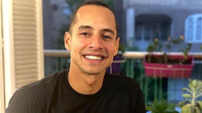 عمرو وهبة : أقدم شخصية موظف بشركة إنتاج اسمه تيمور في فيلم ماكو