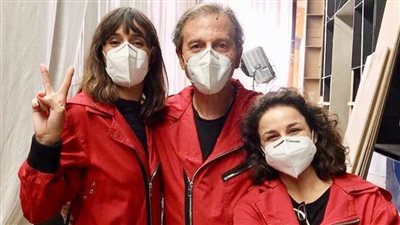 صور .. الكمامات تسيطر على كواليس تصوير الموسم الخامس والأخير من La Casa De Papel