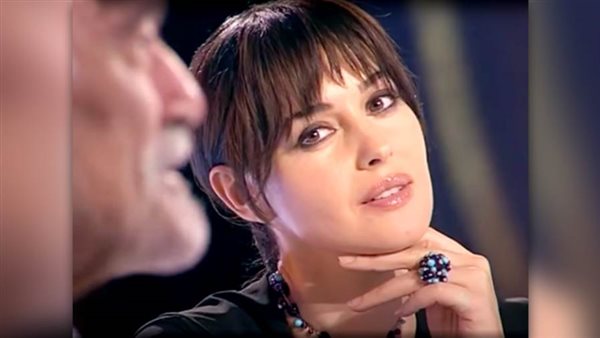 نظرة مونيكا بيلوتشي