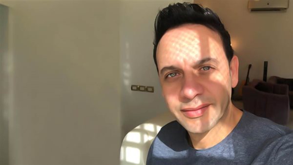 مصطفى قمر