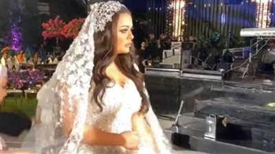 أول صورة لـ هنادي مهنا بفستان الفرح من حفل زفافها على أحمد خالد صالح