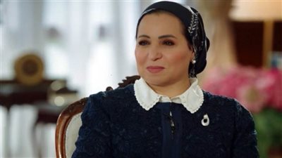 السيدة إنتصار السيسي لـ إسعاد يونس : الرئيس  رجل مختلف ومهذب وهو من علمني الطبخ في بداية زواجنا 