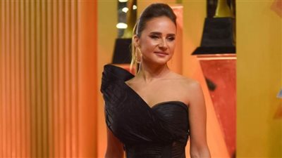 بعد إلغاء مسلسل دهب .. مؤلفو مسلسل نيللي كريم الجديد ينتهون من كتابة 8 حلقات وجاري البحث عن مخرج