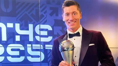 متفوقا على رونالدو وميسي .. ليفاندوفسكي يتوج بجائزة الأفضل في العالم 2020