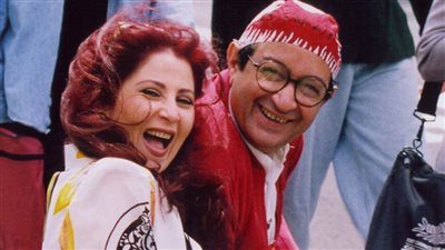 بالصور : بوسي ونور الشريف .. قصة حب وثقها الزمن وشهدت عليها السينما