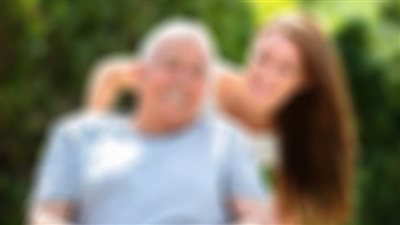 رجل العقارات المعروف يعيش قصة حب جديدة مع فنانة شابة والهدية فيلا مستأجرة بالقطامية