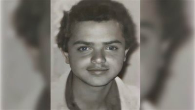 محمد هنيدي ينشر صورة له في شبابه : كلما زاد جمالك ازداد أعدائك