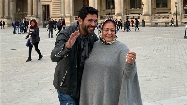 حسن الرداد ووالدته