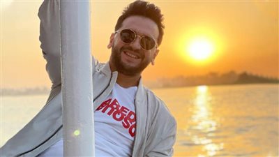 مصطفى خاطر مرشد سياحي نصاب في فيلم تماسيح النيل